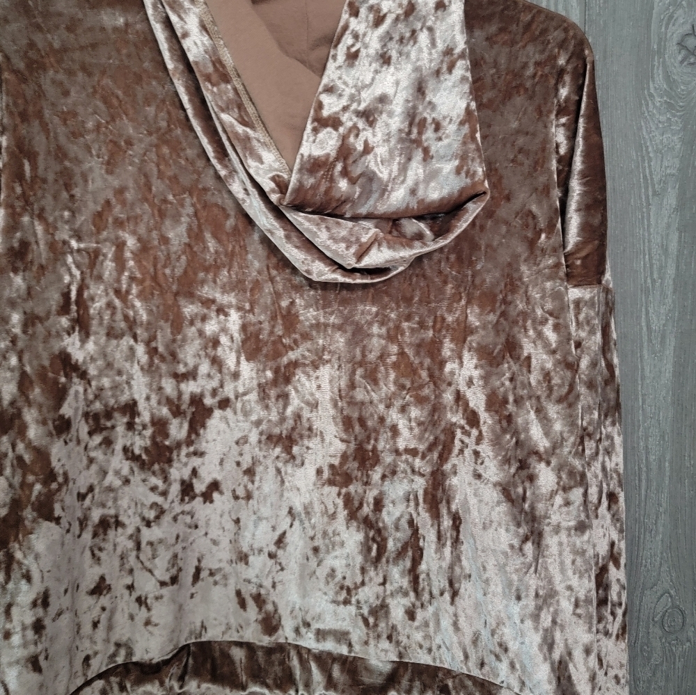 ♡Fabletic velore champagne colored zip hoodie. Size XL. C-8 - Picture 5 of 5
